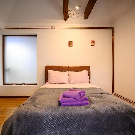 Lavender Attic W Ac Working Desks