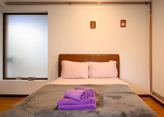 Lavender Attic W Ac Working Desks * Bucharest