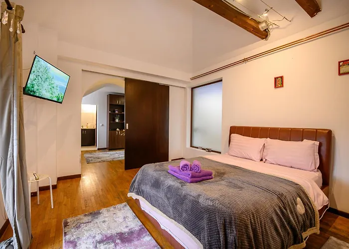 Apartment Lavender Attic W Ac Working Desks Bucharest