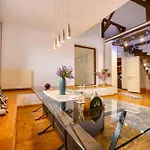 Lavender Attic W Ac Working Desks Daire Bükreş