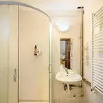 Lavender Attic W Ac Working Desks Апартаменти