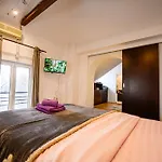 Lavender Attic W Ac Working Desks Daire