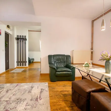 Apartman Lavender Attic W Ac Working Desks *