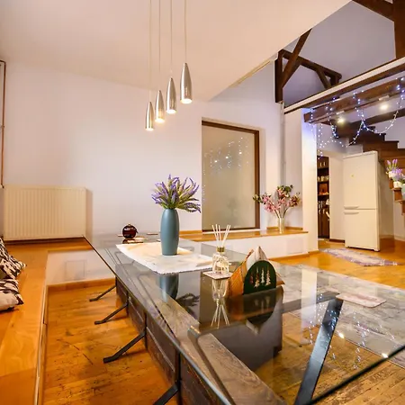 Lavender Attic W Ac Working Desks 公寓 布加勒斯特