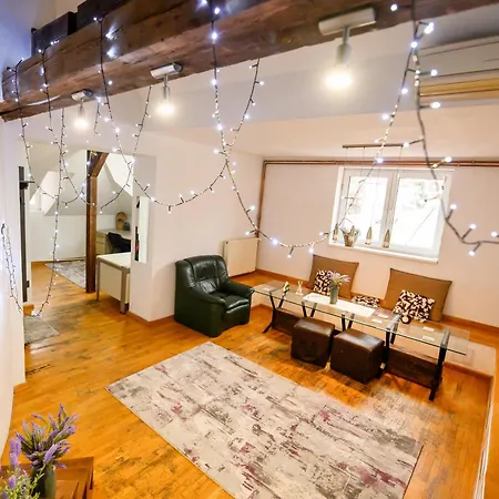 Lavender Attic W Ac Working Desks 公寓 布加勒斯特