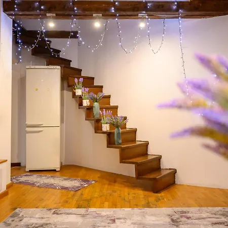 Lavender Attic W Ac Working Desks