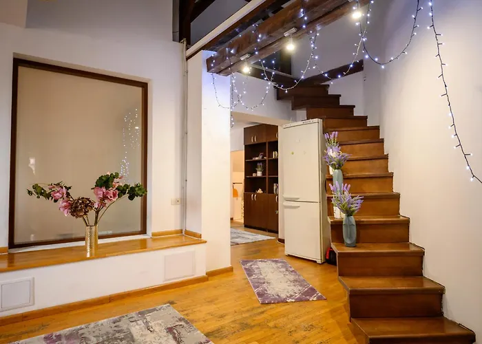 Lavender Attic W Ac Working Desks * בוקרשט