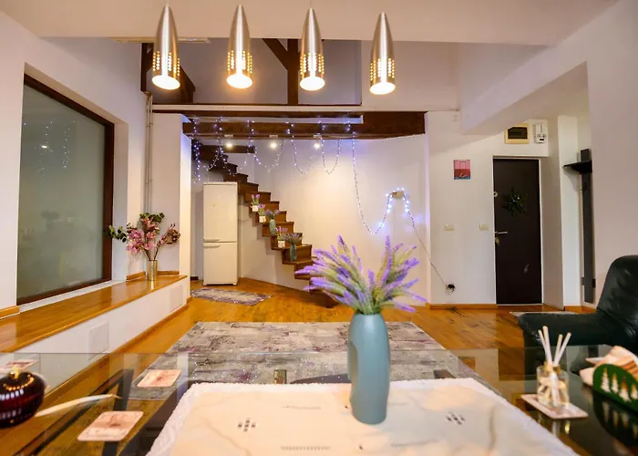 Lavender Attic W Ac Working Desks בוקרשט