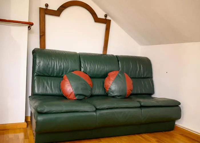 Lavender Attic W Ac Working Desks Apartman