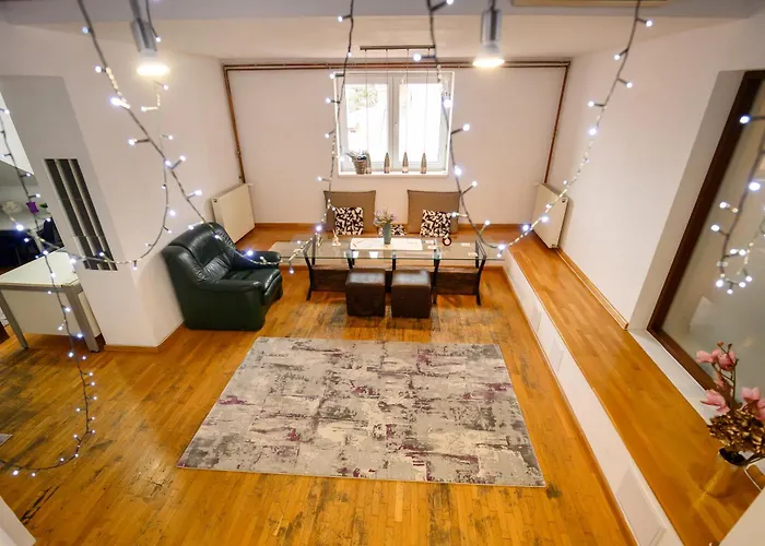 Lavender Attic W Ac Working Desks * בוקרשט