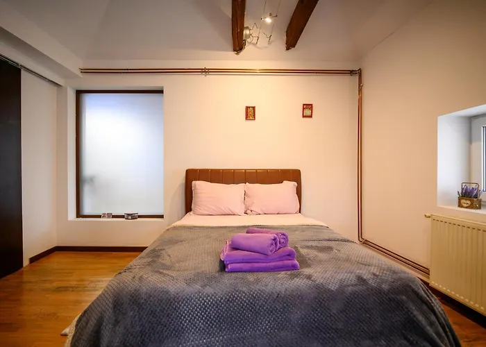 Lavender Attic W Ac Working Desks