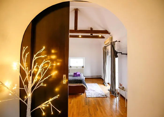 Lavender Attic W Ac Working Desks * בוקרשט