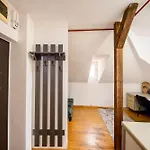 Lavender Attic W Ac Working Desks بوخارست
