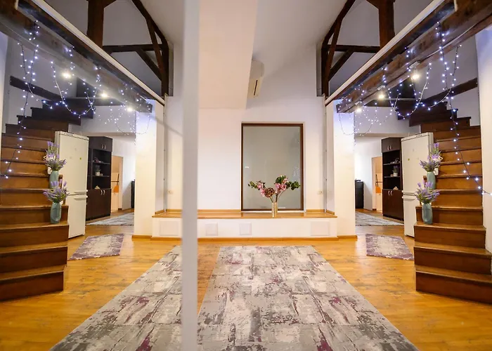 Lavender Attic W Ac Working Desks アパート ブカレスト