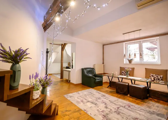 アパート Lavender Attic W Ac Working Desks *