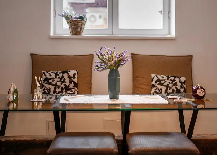 Lavender Attic W Ac Working Desks Apartamento Bucarest